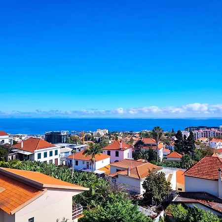 Summer Stay, Ocean Views, Big Spaces Sea Air * Funchal (Madeira)